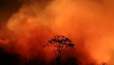 Mundo encara fogo na América do Sul, cheias na Europa e tufão na Ásia