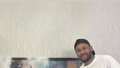 Neymar Jr. ganha quadro com Bruna Biancardi e Mavie