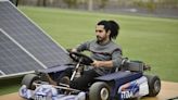 Son argentinos y descubrieron la solución para cargar autos sin cables con energía solar