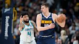 Con 25 puntos de Murray y 22 de Porter, Nuggets vencen 111-93 a Hornets