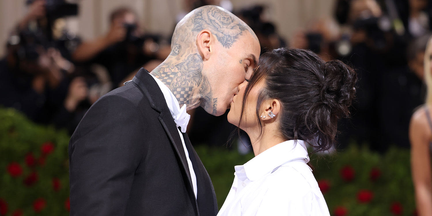 Travis Barker writes 'I love you' alongside birthday pic of Kourtney Kardashian on the toilet