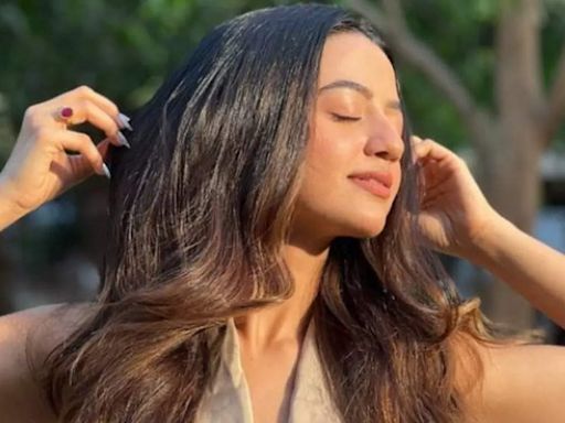 Helly Shah stuns fans with her new sunkissed pictures | Gujarati Movie News - Times of India