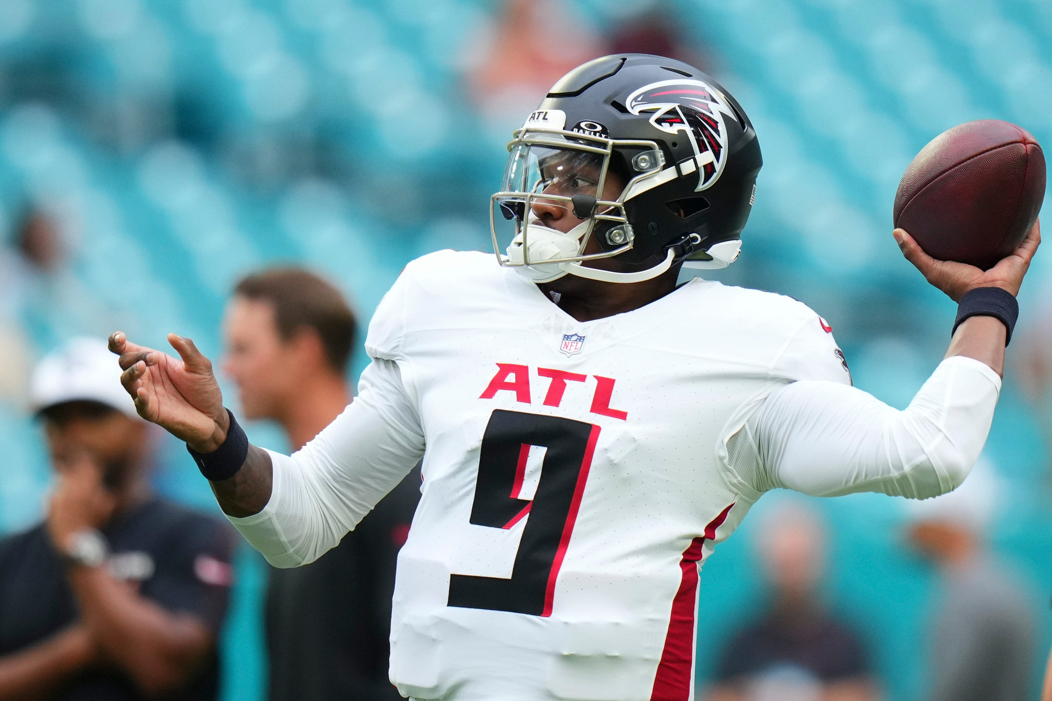 Falcons QB Michael Penix earns rave reviews for preseason debut