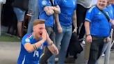 La hinchada de Albania provoca a los italianos en la Eurocopa... ¡partiendo espaguetis!