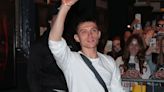 Tom Holland Greets Fans Coming to See Him in ‘Romeo & Juliet’