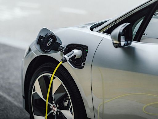 Fabricantes afirmam que meta de produção de carros elétricos foi ousada demais