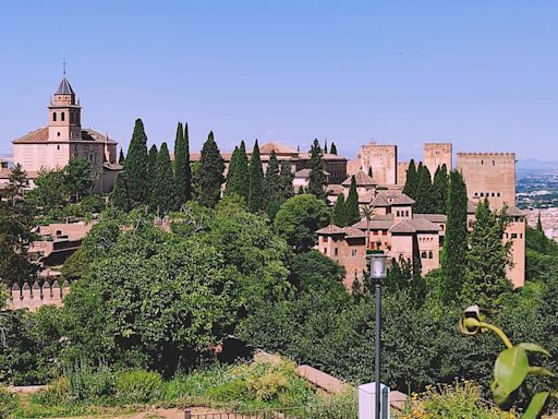 Un paseo por La Alhambra, majestuosa y llena de historia