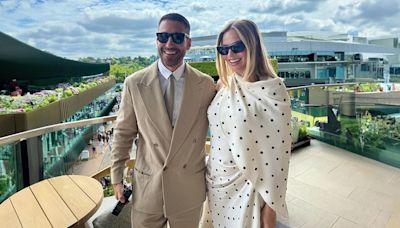 Así ha sido el 'inolvidable' encuentro de Miguel Ángel Silvestre y una embarazadísima Margot Robbie en Wimbledon