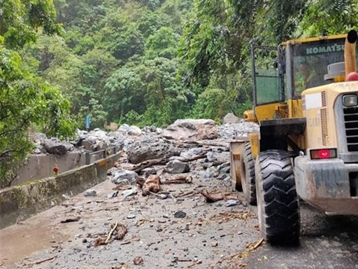 強震後又遇強降雨 花蓮秀林鄉和平村、大天祥地區23日停班停課 - 生活