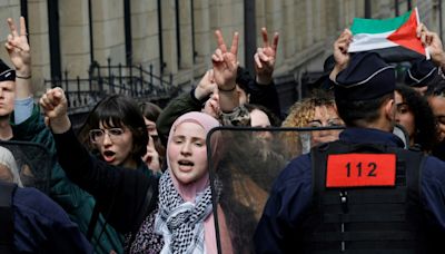 La policía francesa evacua una manifestación propalestina en la Sorbona