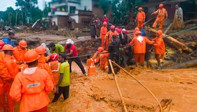 Huge landslides kill 45 in Wayanad, several still trapped - News Today | First with the news