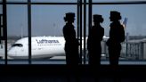 Lufthansa flight attendants accept collective bargaining agreement