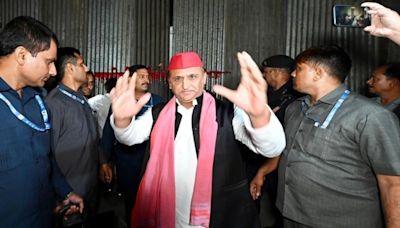 'Urging Nitish Kumar to withdraw support': Akhilesh Yadav makes bold call to challenge Modi government over Jai Prakash Narayan snub