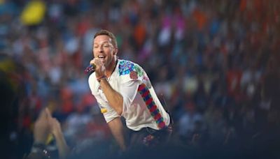 Coldplay’s Chris Martin in a sold-out Stadio Olimpico: “Daje Roma.”