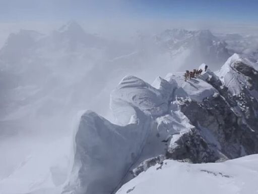 Everest ‘Dirty Politics’ Leads To Claim Of Rope Cutting, Gov. Investigation