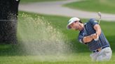 Davis Riley has 70-minute wait before last putt in bogey-free 2nd round for lead at Colonial