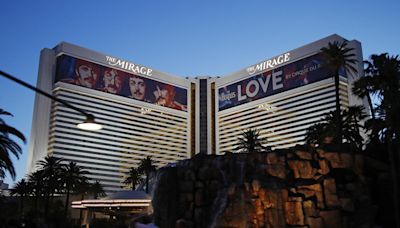 Mirage Hotel and Casino in Las Vegas giving away $1.6 million in prizes before it shuts down