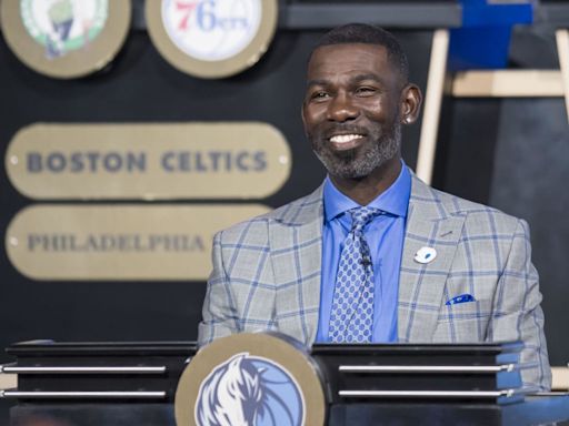 Only An Old-Schooler Like Michael Finley Could Get Away With Taking Luke Doncic's Beer