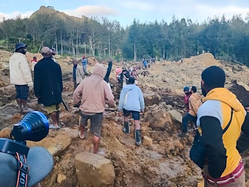 Massive landslide hits Papua New Guinea, many feared dead