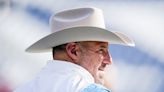 Titans coach Mike Vrabel wears cowboy hat honoring Oilers legend Bum Phillips before Houston Texans game