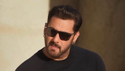Salman Khan Makes Fans Go 'Jhakaas' As He Flaunts His Killer Looks In Latest Photo | Check Here - News18