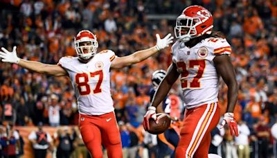 Chiefs' Travis Kelce Speaks Up for Kareem Hunt Amid KC Return