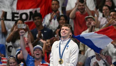 Francia vive una noche histórica en natación con un doble título para Léon Marchand