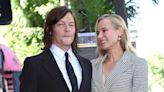 El inusual posado de Norman Reedus con su prometida Diane Kruger, su madre y el hijo que tuvo con Helena Christensen