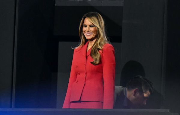 Melania Trump issues new "warning" about FBI