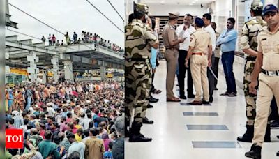 Badlapur Residents Celebrate ‘Encounter’ of Akshay Shinde with Sweets | Mumbai News - Times of India