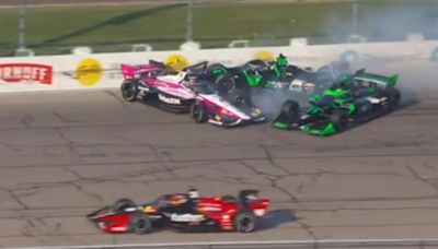 Agustín Canapino sufrió un fuerte accidente en la primera carrera de IndyCar en Iowa y tuvo que abandonar