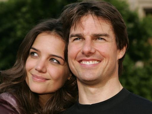 Suri, hija de Tom Cruise y Katie Holmes, se quitó el apellido de su padre ausente