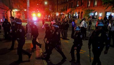 Policía interviene y arresta manifestantes en la Universidad de Columbia