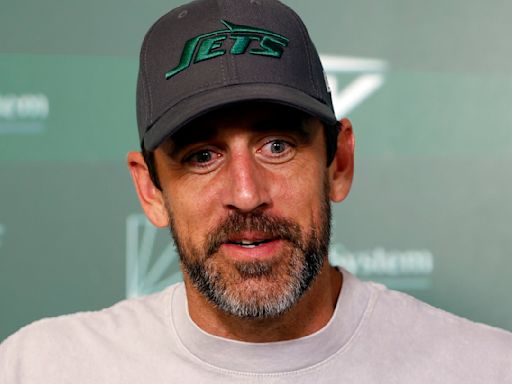 Aaron Rodgers elaborates on his "distraction" double standard