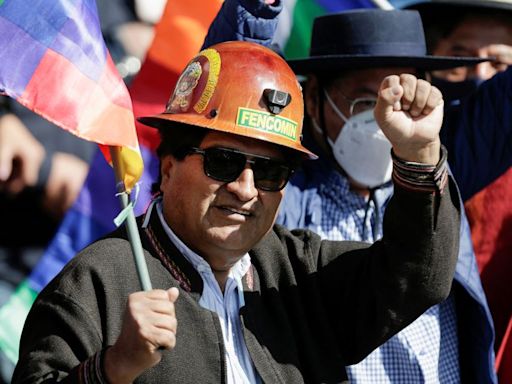 Evo Morales denuncia “amenazas” del comandante del Ejército boliviano y advierte de un “autogolpe” del gobierno de Arce - La Tercera
