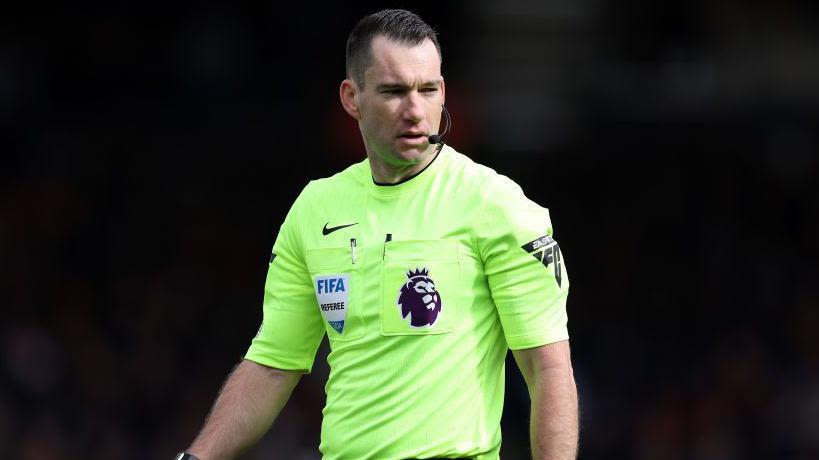 Premier League referee to wear camera in match