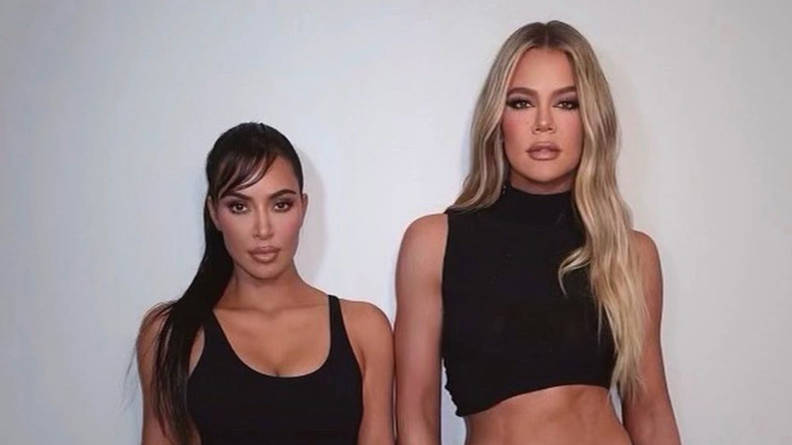 Khloe Kardashian dares Kim to recreate viral KUWTK bag hitting moment - Dexerto