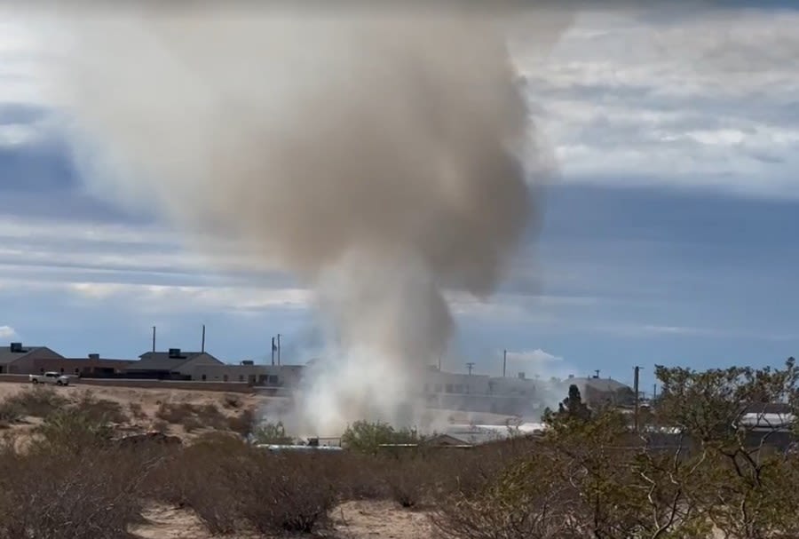 Sunland Park Fire, Doña Ana Fire Rescue respond to mobile home fire