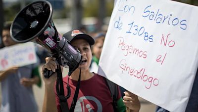 La oposición venezolana acusó al régimen de Maduro de destruir los derechos laborales