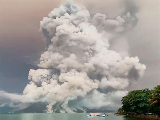 台灣才剛震完 換印尼火山大規模噴發！噴煙19000公尺太震撼