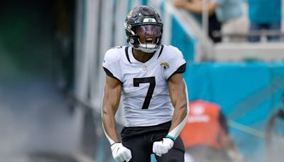 Report: Former Jaguars WR Zay Jones taking second free agent visit