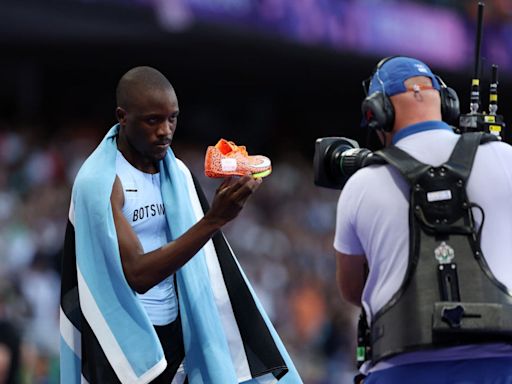 Letsile Tebogo stuns Noah Lyles to win Olympics 200m gold in tribute to late mother: ‘I was carrying her’