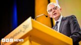 Lib Dem minister backs Green co-leader in election