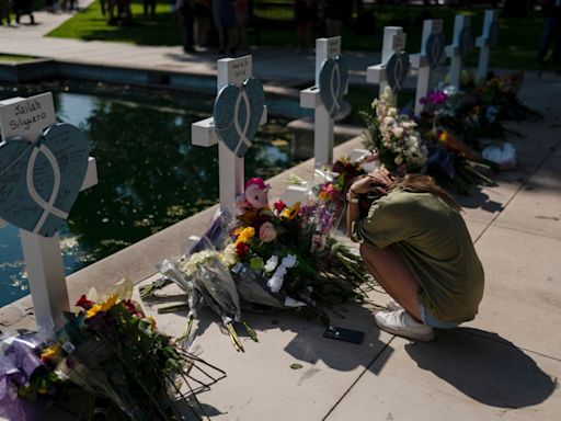 Uvalde recordará los dos años del tiroteo entre vigilias y llamados a prohibir las armas largas - El Diario NY