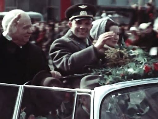 Yuri Gagarin recibido como un héroe (Vídeo)