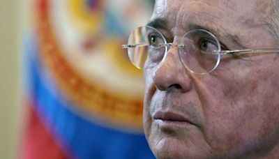 Álvaro Uribe afirma que es víctima de persecución política por el juicio que afronta