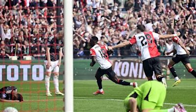 El Ajax en caída: sufrió la peor derrota de su historia y justo en el clásico