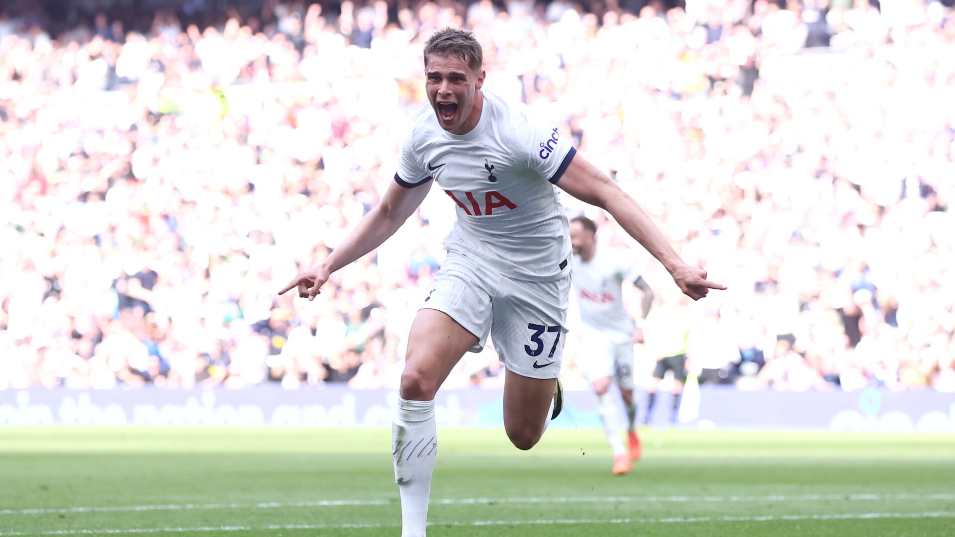 Tottenham 2-1 Burnley: Van de Ven strikes late to give Spurs late comeback win