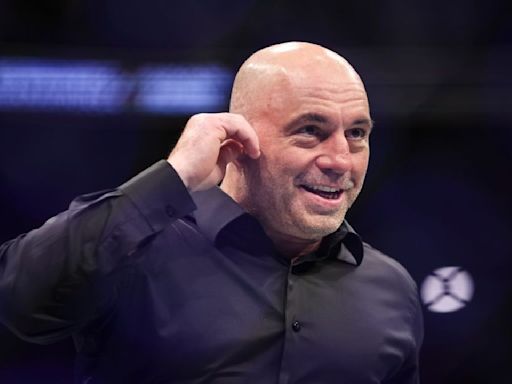 Watch: Joe Rogan Stunned by Martial Arts Legend Who Dumped USD 1 Million Cash on His Desk During JRE Appearance