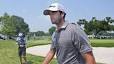 Davis Riley leads Scottie Scheffler by 4 at somber Colonial after the news of player's death :: WRALSportsFan.com